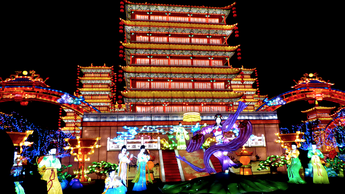 la plus grande lanterne lumineuse jamais construite hors de Chine!
