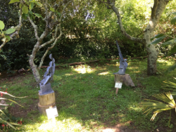 Statues dans le parc du Manoir de Sausmarez