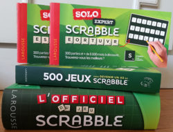 Les Editions Larousse proposent une nouvelle édition de L’Officiel du jeu Scrabble, 500 Jeux pour devenir un as au Scrabble ainsi que des chéquiers jeux.