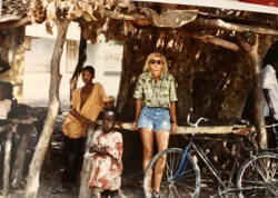 Marie Lincourt a parcouru brousse en vélo.