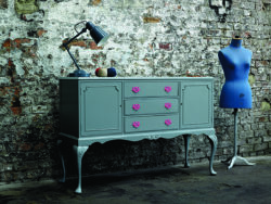 Buffet relooké avec Rust Oleum