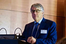 Jean-René Lecerf, Président du Département du Nord lors de la présentation de La Pourvoyeuse.