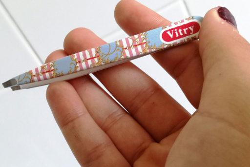 Vitry : deux collections de pinces à épiler éphémères !