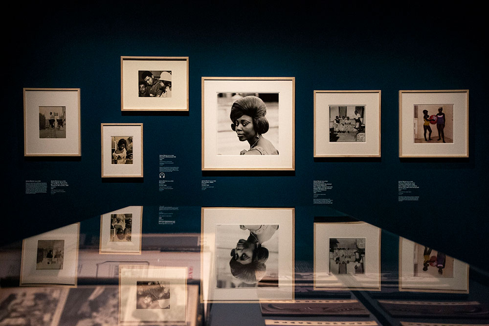 Le musée du quai Branly-Jacques Chirac met en lumière la photographie africaine. On y découvre des scènes et des portraits exceptionnels.