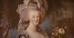 Portrait de la reine Marie-Antoinette dit « à la rose », Élisabeth Vigée Le Brun, 1783, Château de Versailles