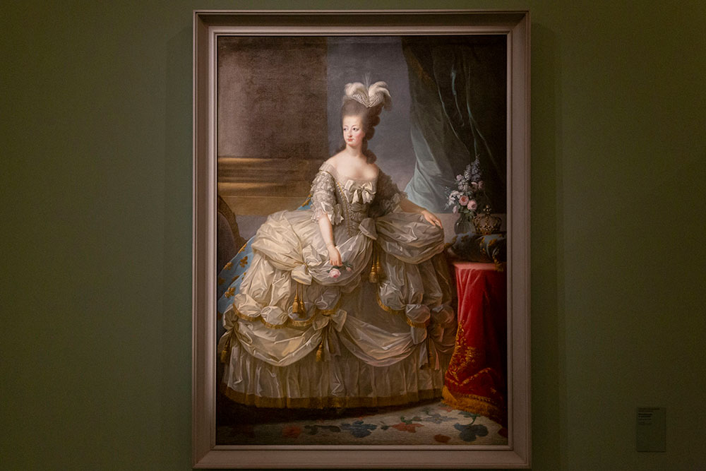 Portrait de Marie-Antoinette en grand habit d’après Élisabeth Vigée Le Brun, 1779-1788, Château de Versailles