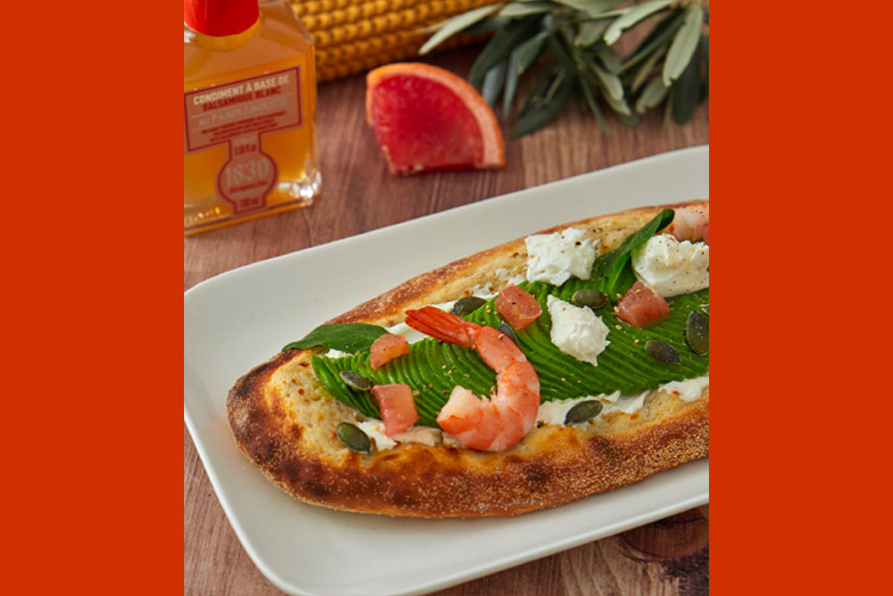 Pizzetta blanche - Avocat, pamplemousse et crevettes
