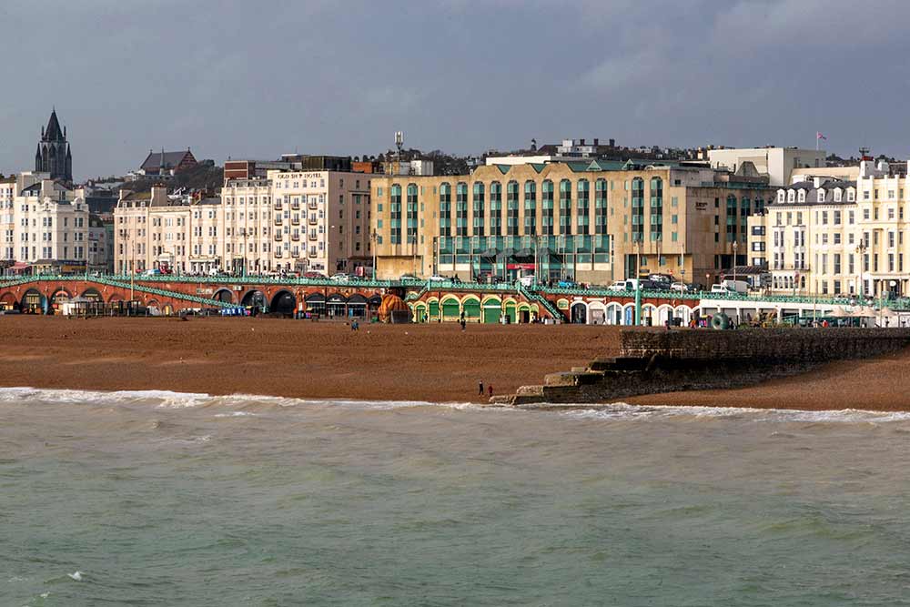 Brighton est à seulement une centaine de kilomètres de Londres.