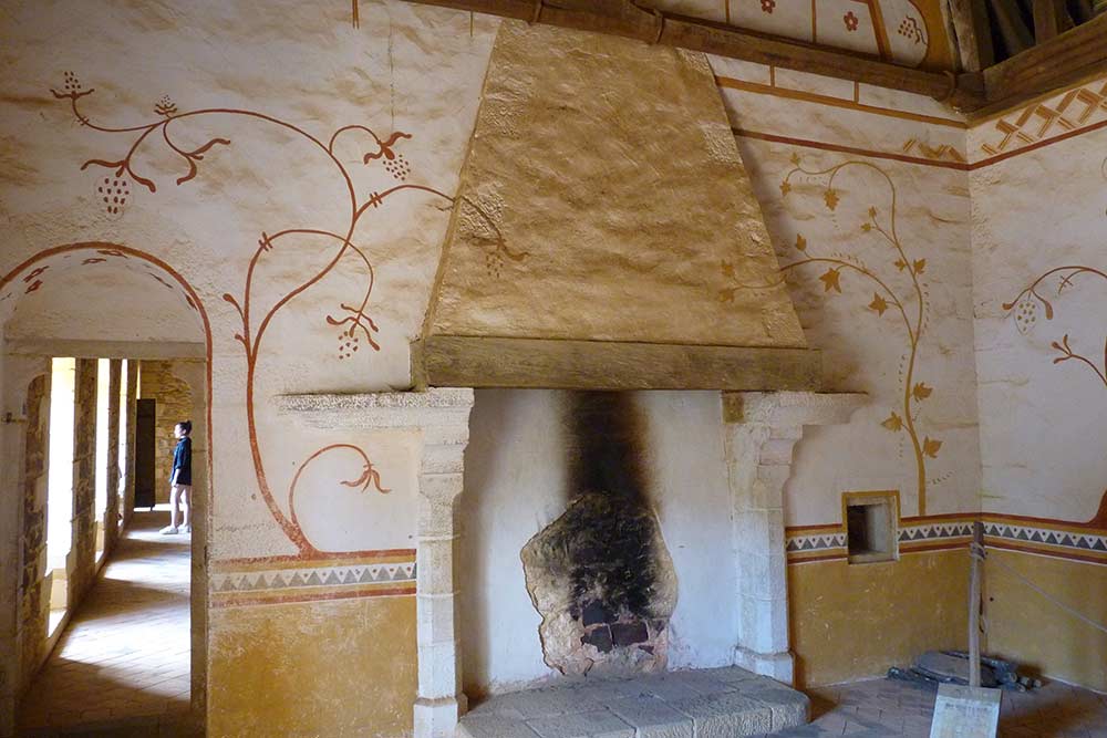 Une des pièces achevées du château avec de jolis décors peints