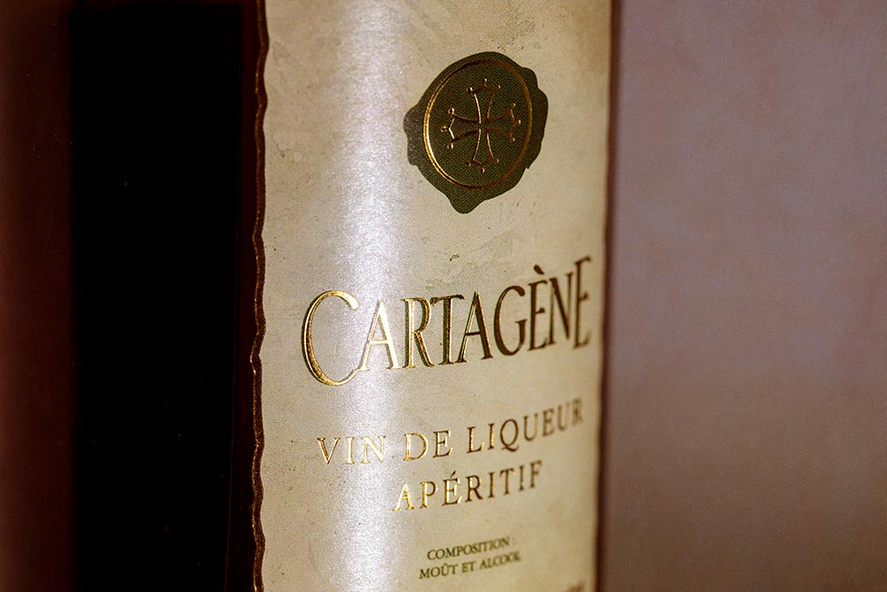« J’ai attrapé un coup de soleil, un coup d’amour, un coup de je t’aime… » avec de vin de liqueur Cartagène