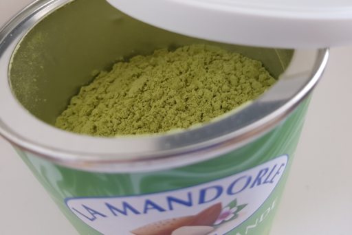 La Mandorle : deux nouvelles recettes végétales mariant lait d’amande avec Matcha et Curcuma