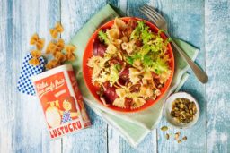 Salade de Farfalles au magret de canard, fruits secs et miel