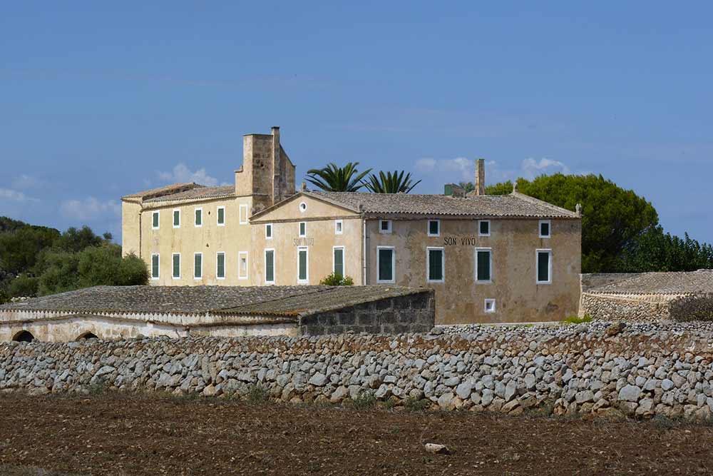 Minorque - Ferme minorquine à l’architecture britannique 