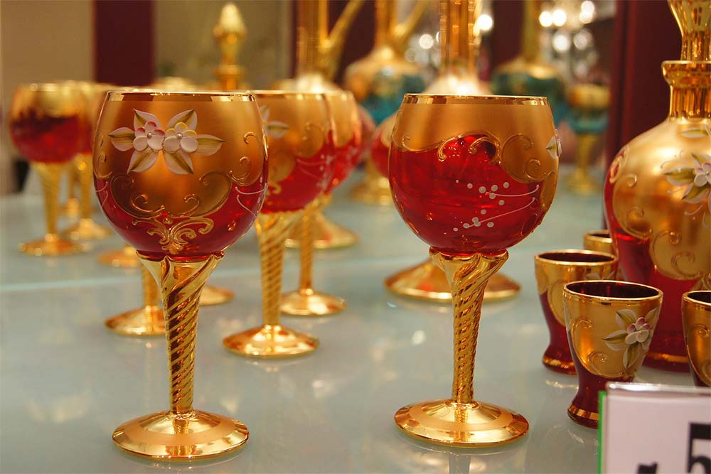 Des coupes en verre et or réalisés à Murano