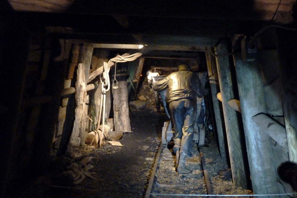 Mineur au travail, scène reconstituée à l’intérieur de la mine 