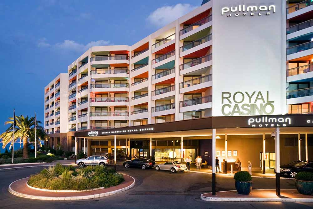 L’hôtel Pullman Cannes-Mandelieu Royal Casino.