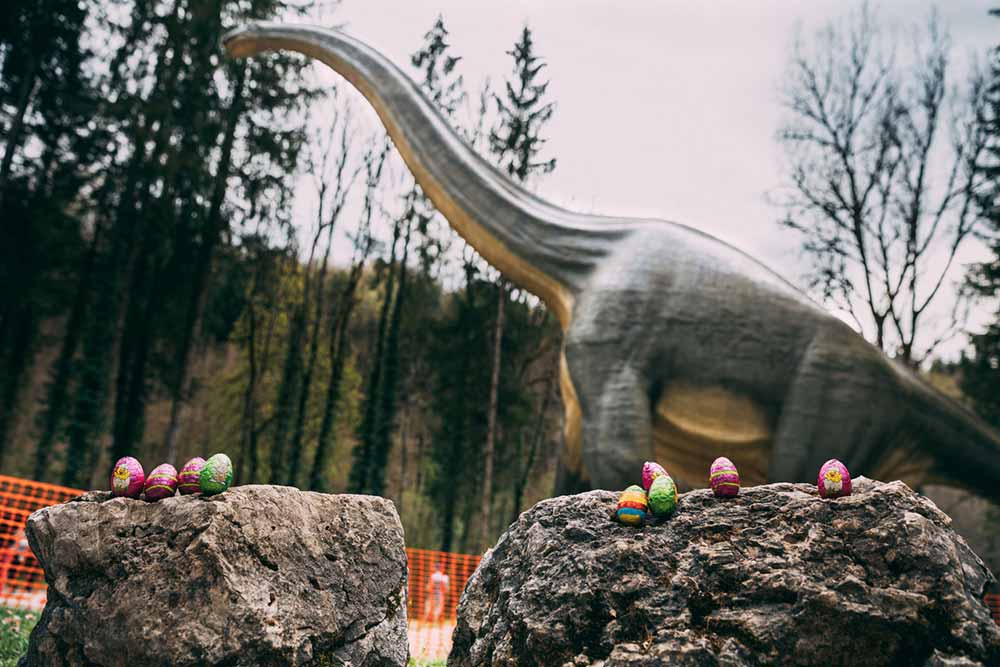 Jurassique Pâques - une chasse aux oeufs parmi les dinosaures 