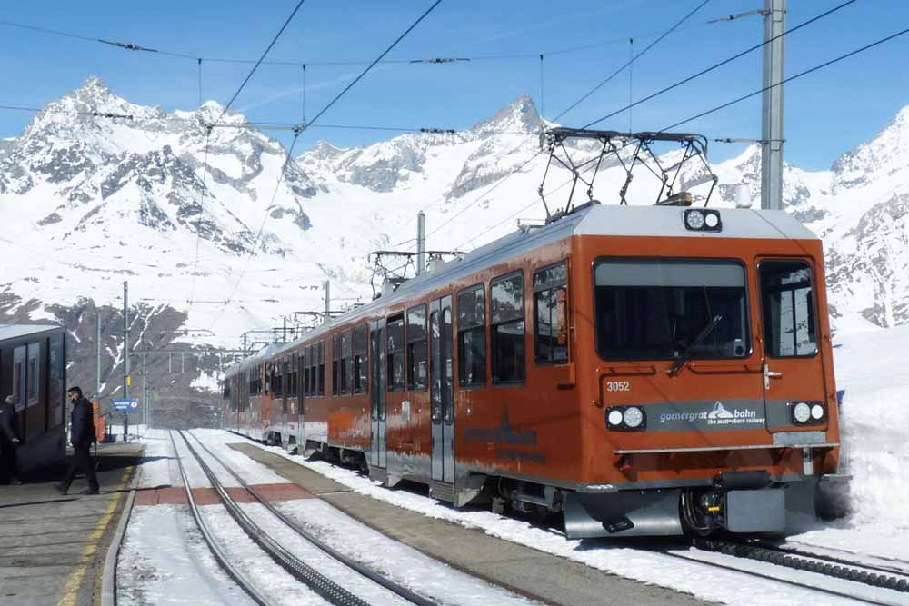 Grand Tour - de Suisse : Le train menant au Gonergrat (chemin de fer du Cervin)