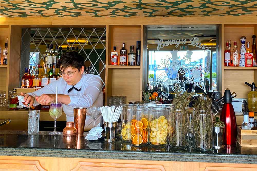 Bar à Cocktails : Le mythique Harry’s Bar s'installe à Cannes sur le Port Canto