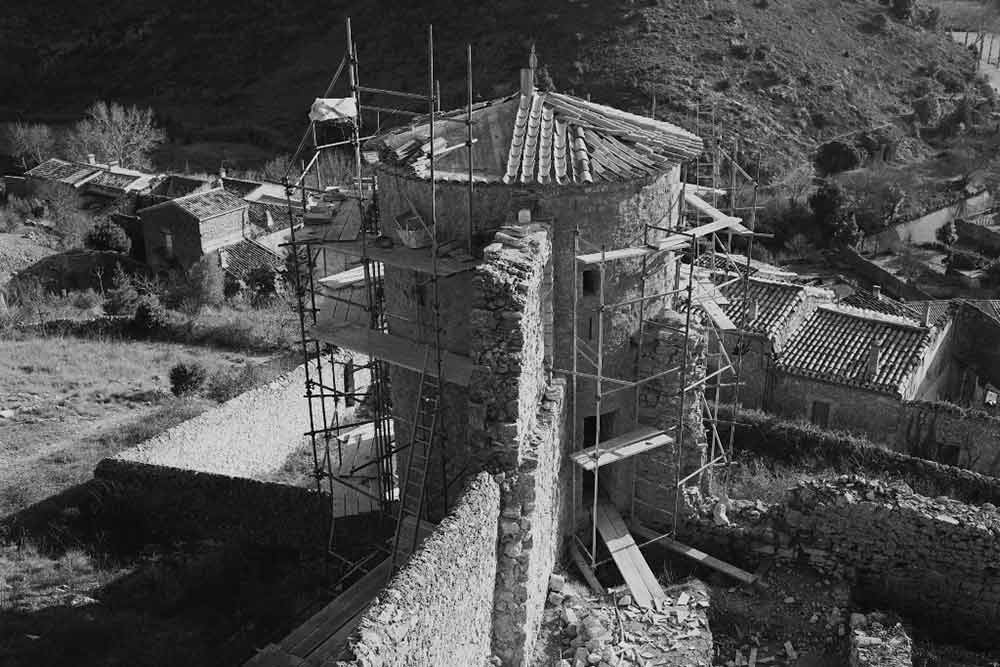 1992 Début de la restauration, le donjon et de la tour
