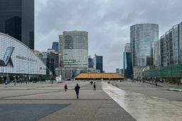Aqua Mater - Exposition Salgado à la Défense