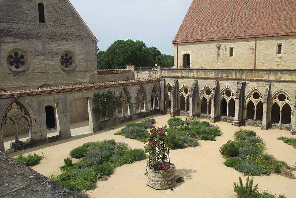 Le jardin du cloître, recréé par Gilles Clément