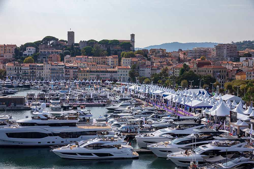 Bateaux - Cannes Yachting Festival, Le Vieux Port