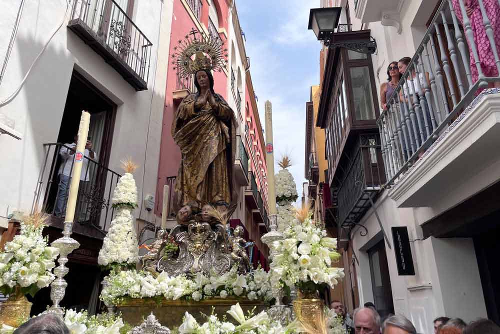 Séville - Statue de sainte, procession (Fête Dieu, Séville)