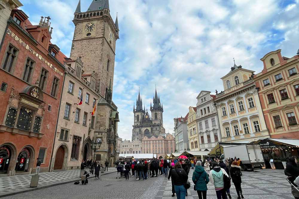 Bohëme - L’entrée de la place de la vieille ville (Prague)