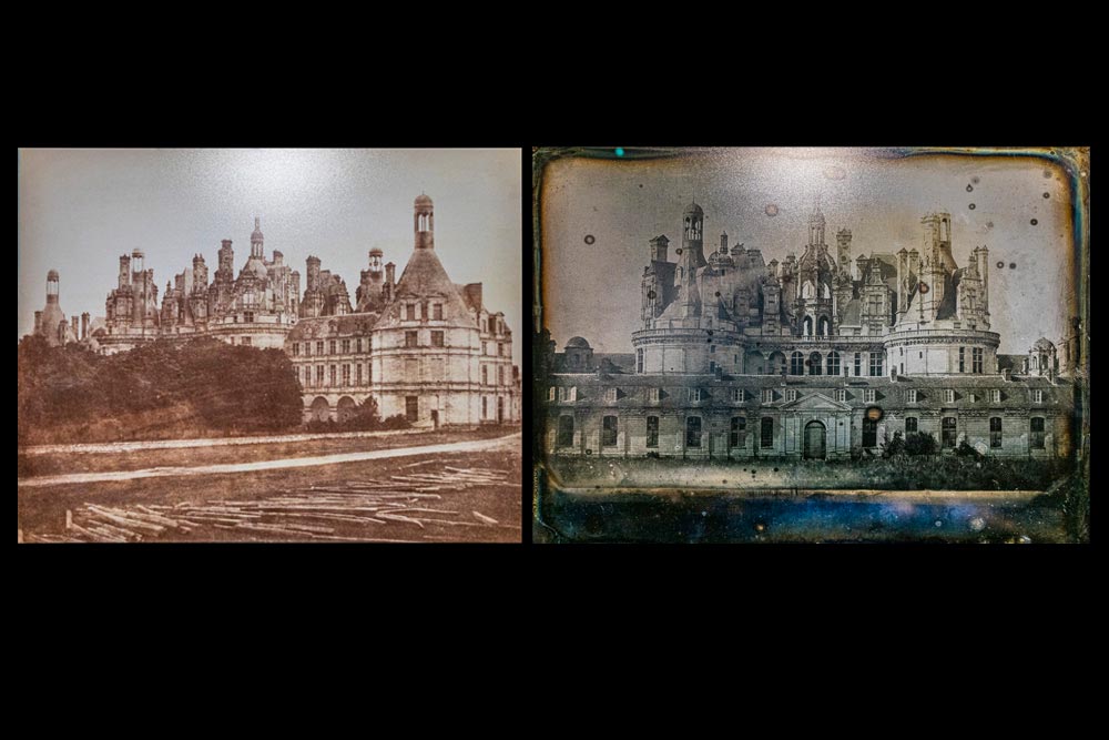 À gauche, l’image de William Henry Fox Talbot prise le 16 juin 1843. ©National Science ans Media Museum (Royaume-Uni). À droite celle d’Albert Stapfer prise le 19 septembre 1843. ©Centre des Monuments nationaux (Château de Talcy).