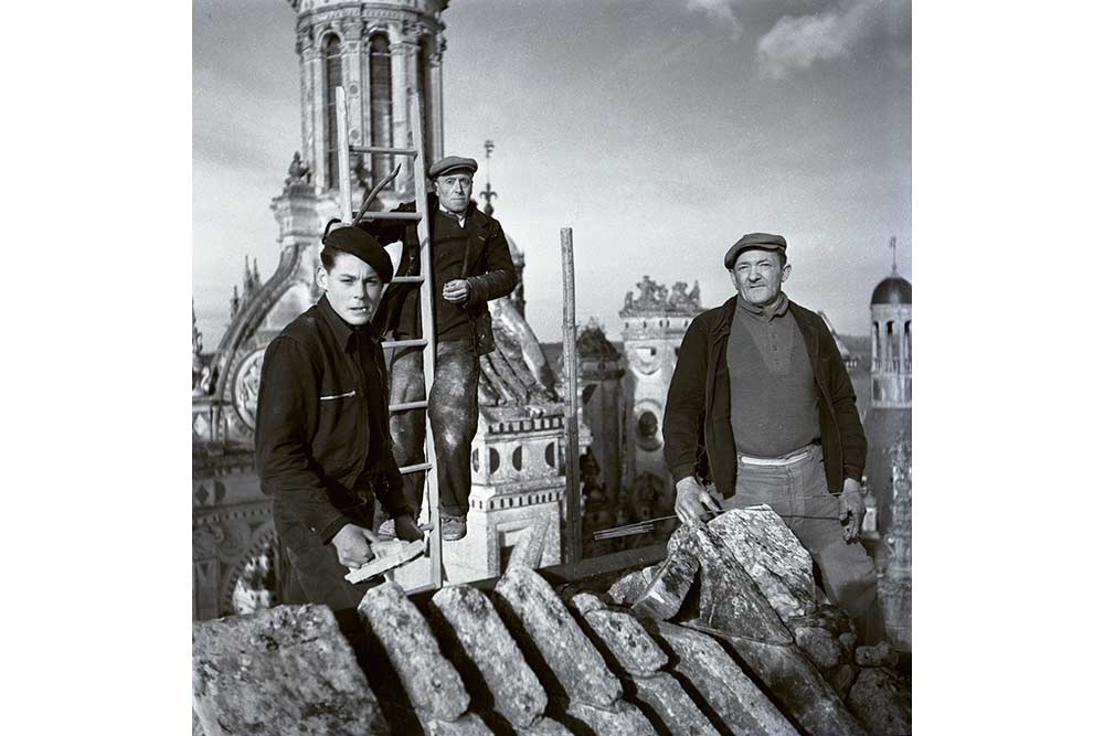Chambord - Restauration des toitures du château de Chambord vers 1946-1947. © Gonzague Dreux, Collection Famille Dreux