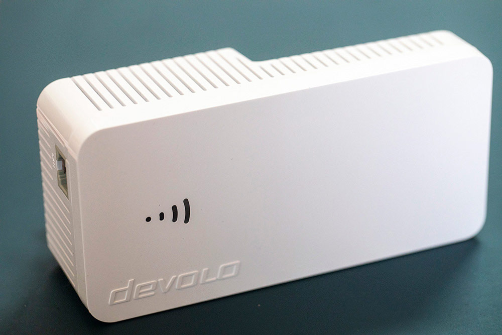 Devolo Wifi Repeater 3000, un design simple et discret. © Caroline Paux