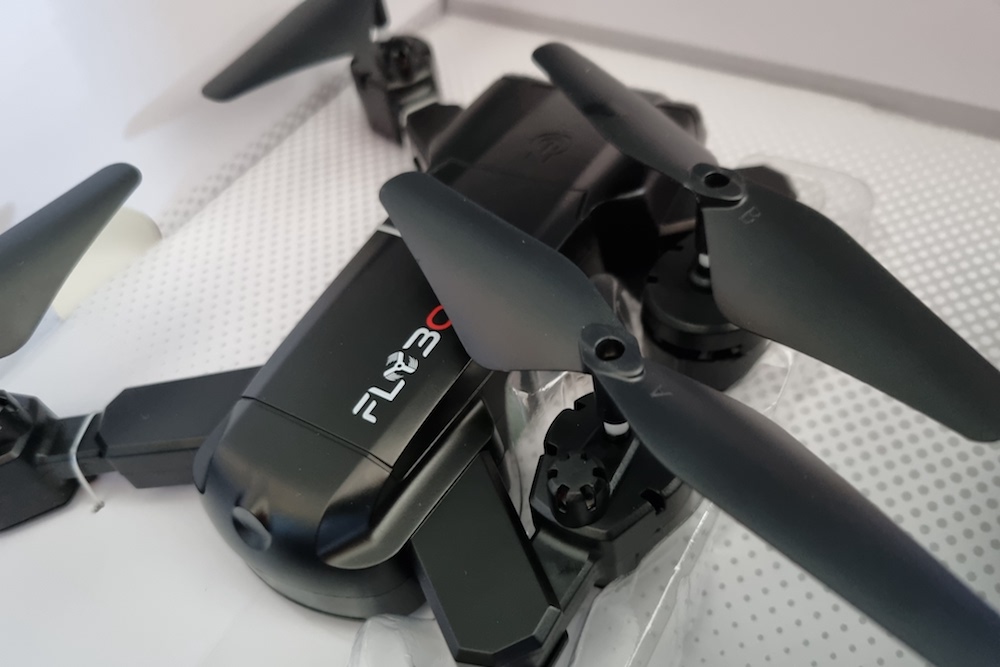 Flybotic : le Foldable Drone, un drone pliable high-tech avec caméra embarquée