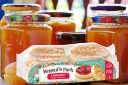 Produits anglo-saxons - Le Crumpet, une petite crêpe anglaise moelleuse à coeur