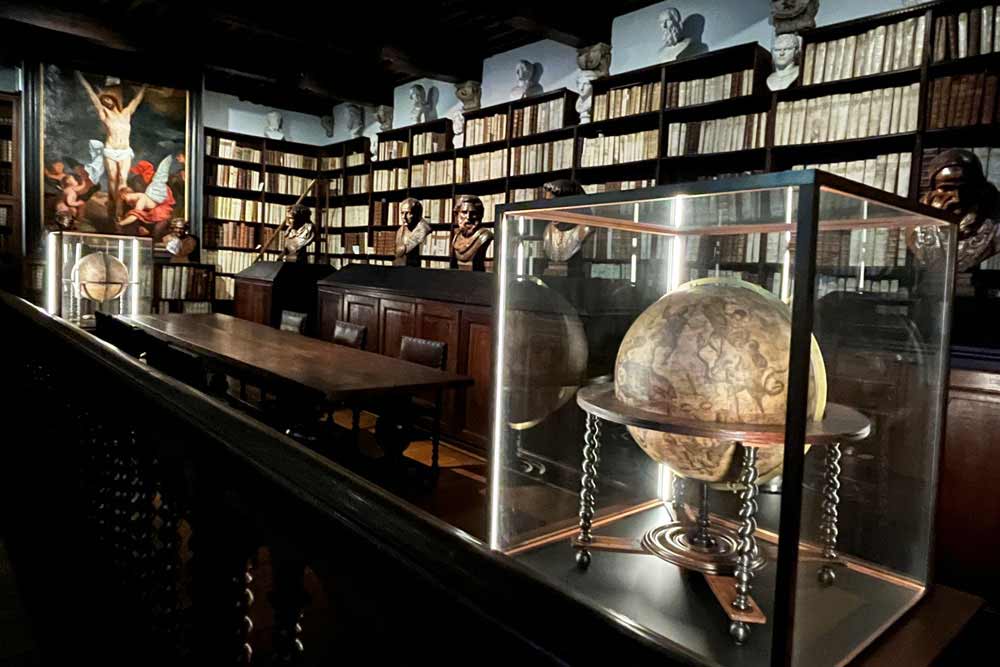 Anvers - La bibliothèque (musée Plantin-Moretus)