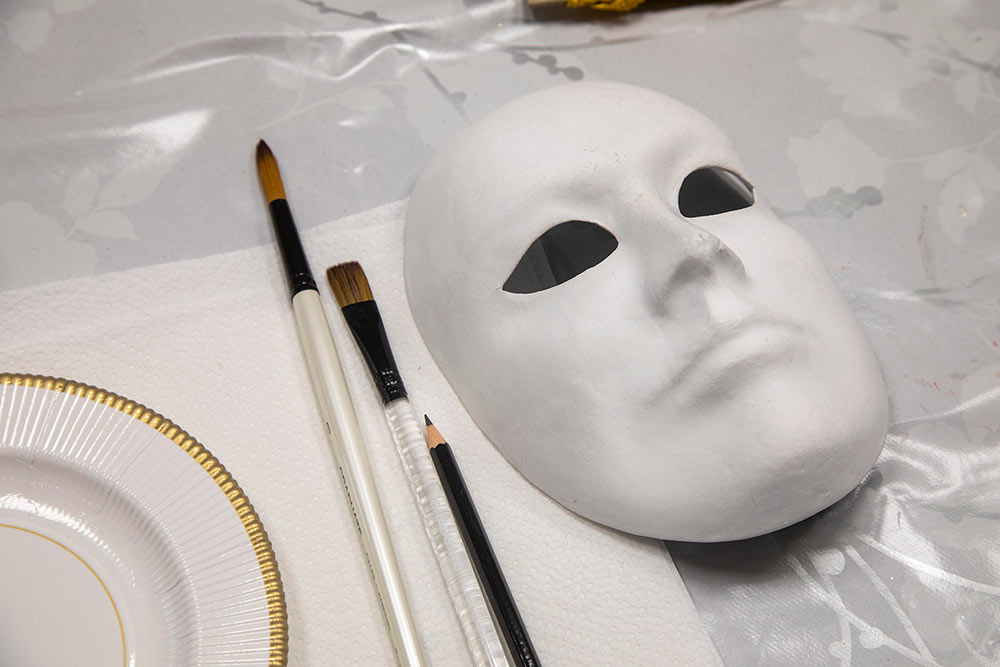 Page blanche ? Non, masque blanc pour l’atelier création.