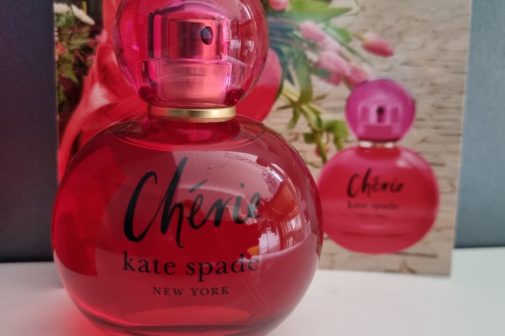 Kate Spade : Chérie, un parfum éclatant d’énergie et de féminité