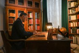 Cité de l'Histoire - Le Général de Gaulle dans son bureau de la Boisserie