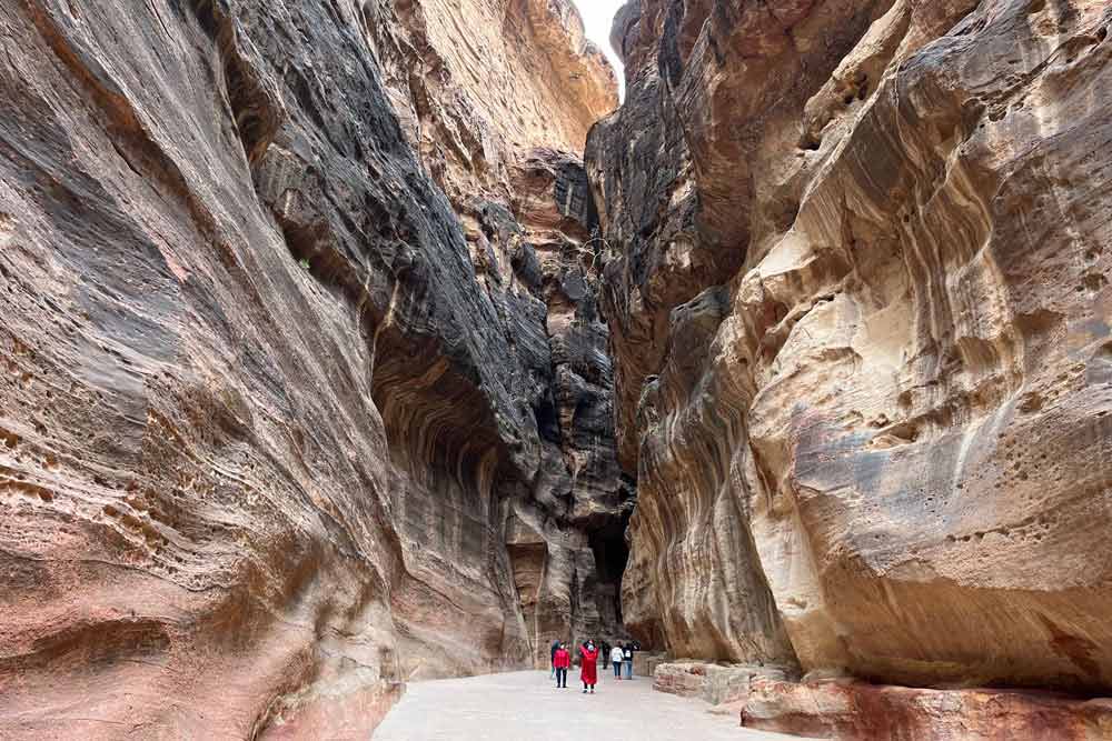 Petra et ses spectaculaires parois rocheuses