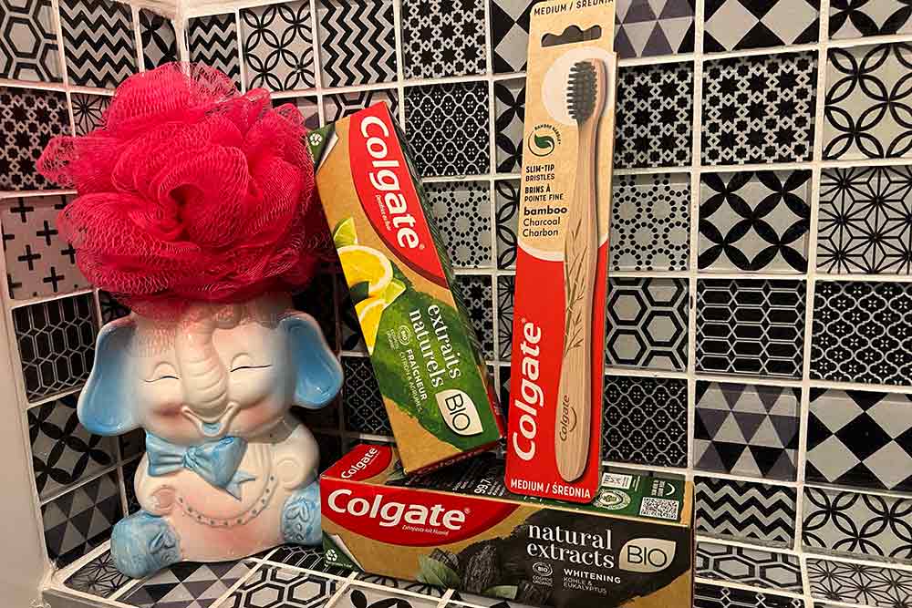 Brosse à dents Colgate Bambou Charbon