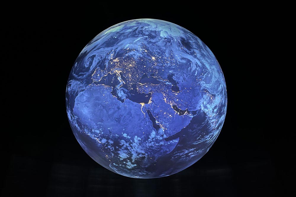 Notre globe vu de l’espace (Gazomètre d’Oberhausen)