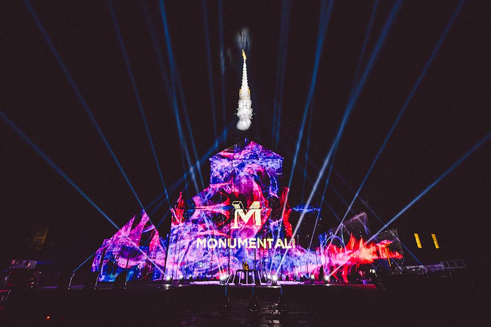 Monumental Tour - une expérience musicale et visuelle.