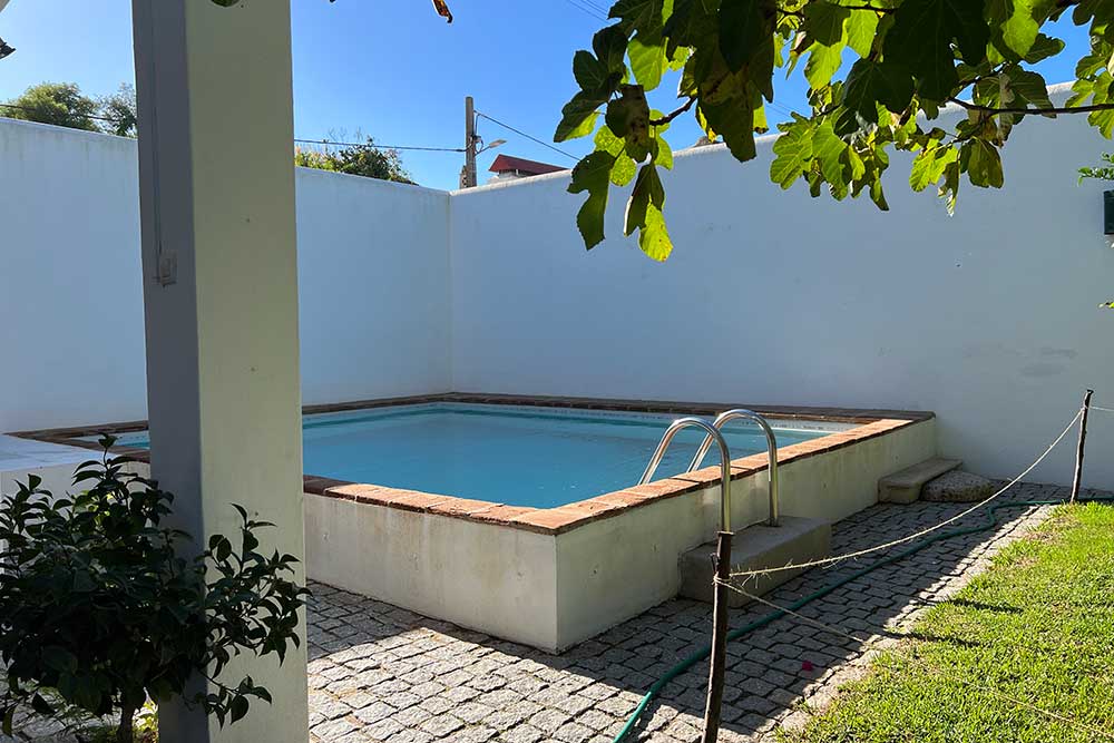 La piscine découverte de La Casa das Letras