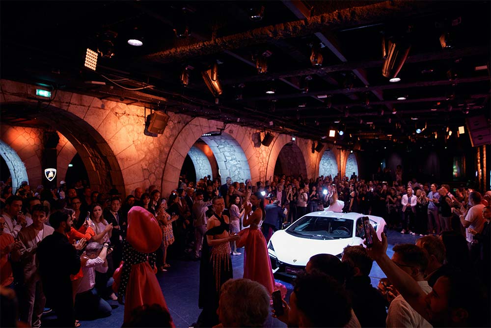 Lamborghini - fête ses 60 ans avec un défilé de mode
