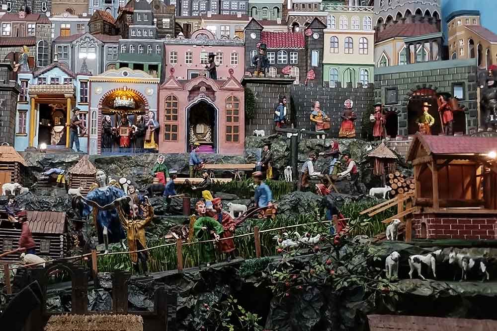 Noël Tchèque - La crèche animée réalisée par Tomas Kryza. Soixante ans de travail !