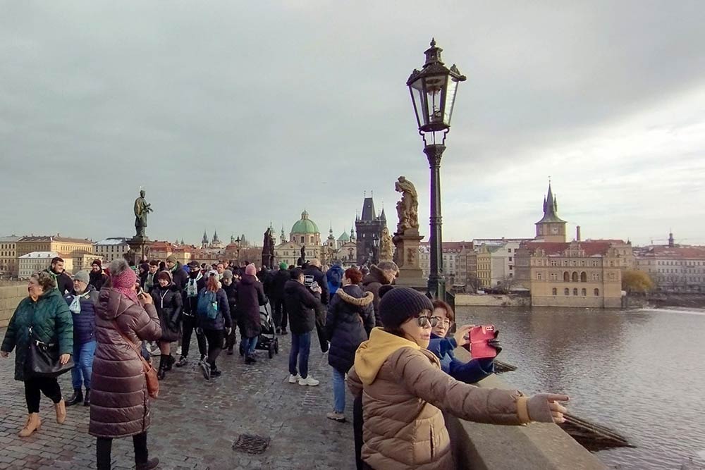 Noël en Tchéquie - Le pont Charles est le monument emblématique de Prague. 