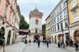 La rue qui mène au Château de Wawel