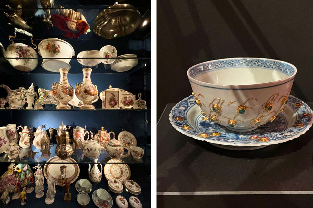 Porcelaines. A droite, une tasse en porcelaine de Chine avec des ajouts d’orfèvrerie turque du XVIIe siècle (Collection Klasztorek, cabinet de curiosité)