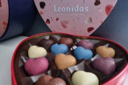 Leonidas : des petits cœurs en chocolat pour célébrer la Saint-Valentin