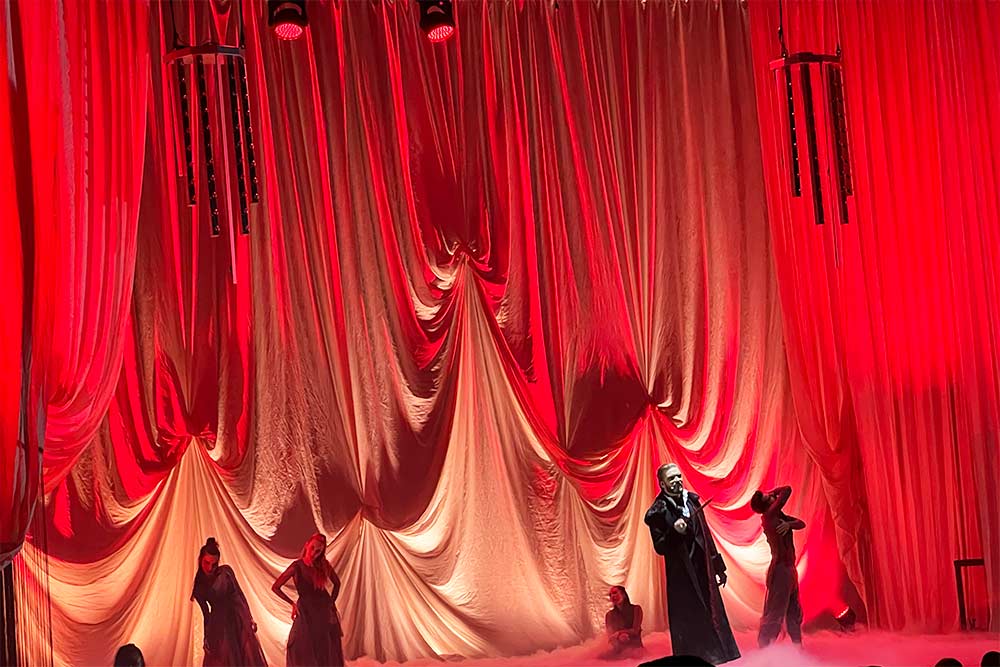 Les Souliers Rouges - Victor compte braver les fantômes de l'Opéra